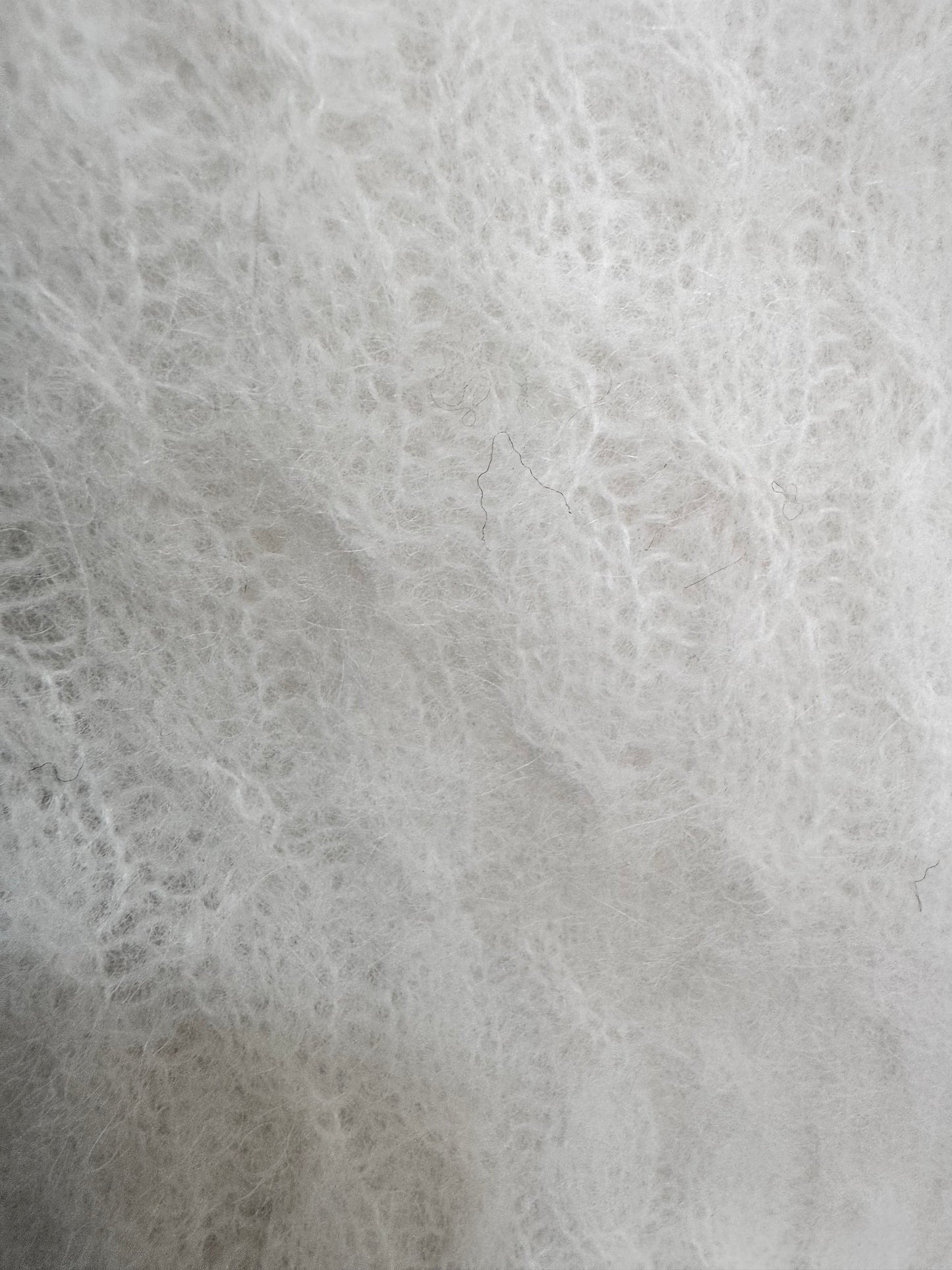 Maglia bianca Semicouture in alpaca e lana vergine con scollo sulla schiena