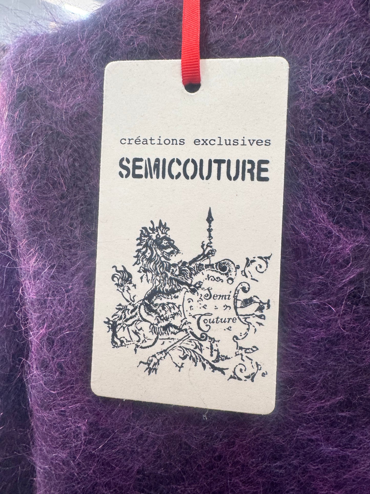 Maglione viola in mohair con spalla scoperta SEMICOUTURE