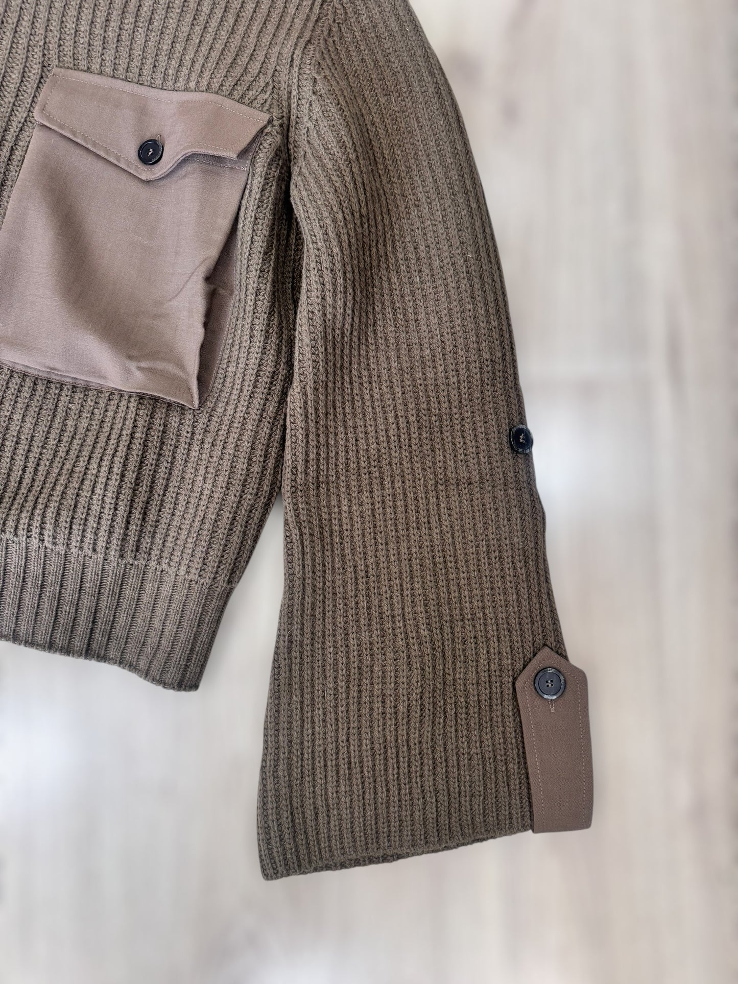 Maglia Semicouture con tasche frontali e collo alto