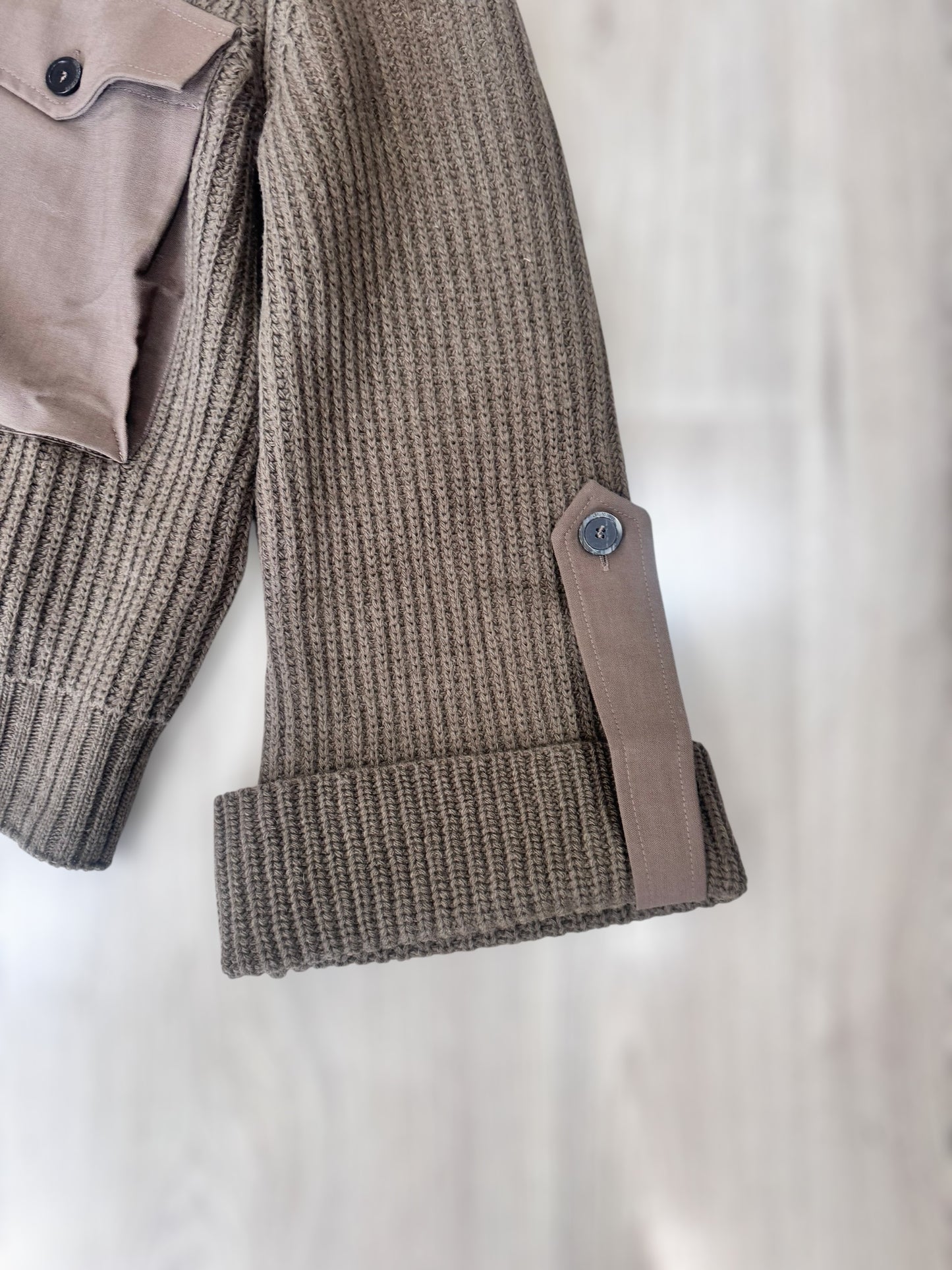 Maglia Semicouture con tasche frontali e collo alto